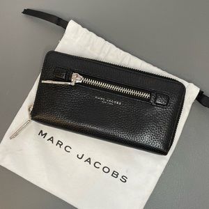 MARC JACOBS GOTHAM WALLET